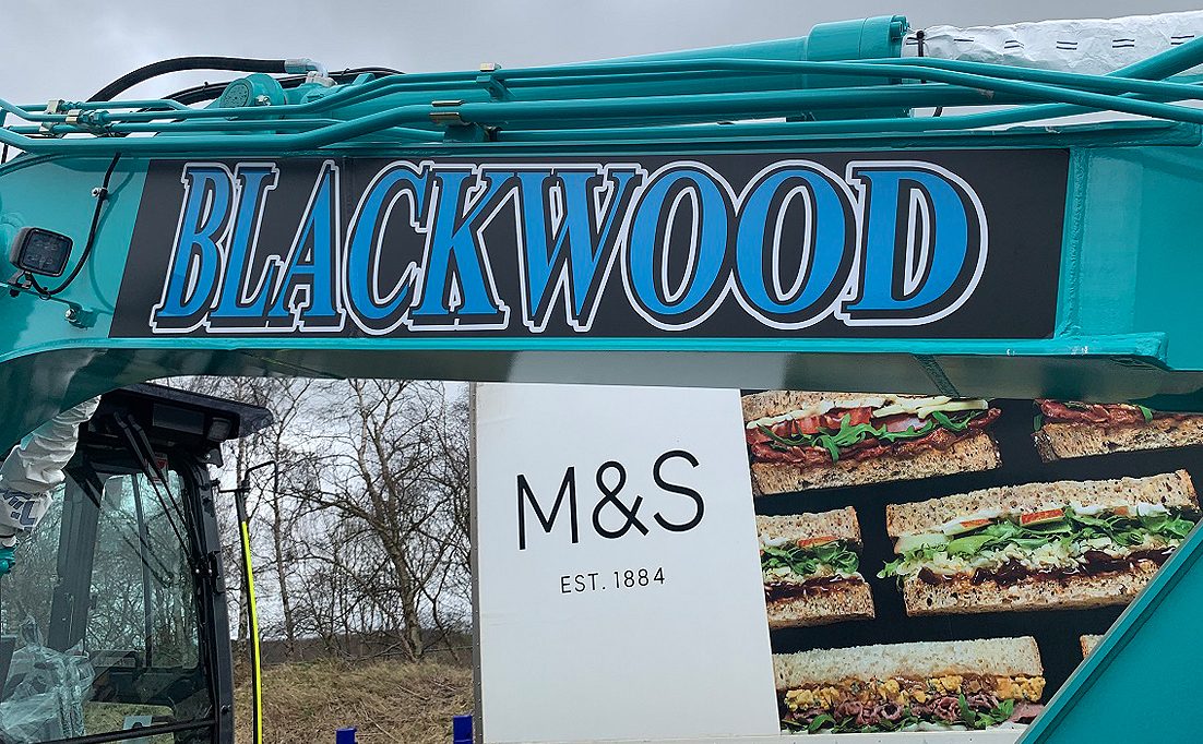 Blackwood excavator lettering with M&S trailer graphics